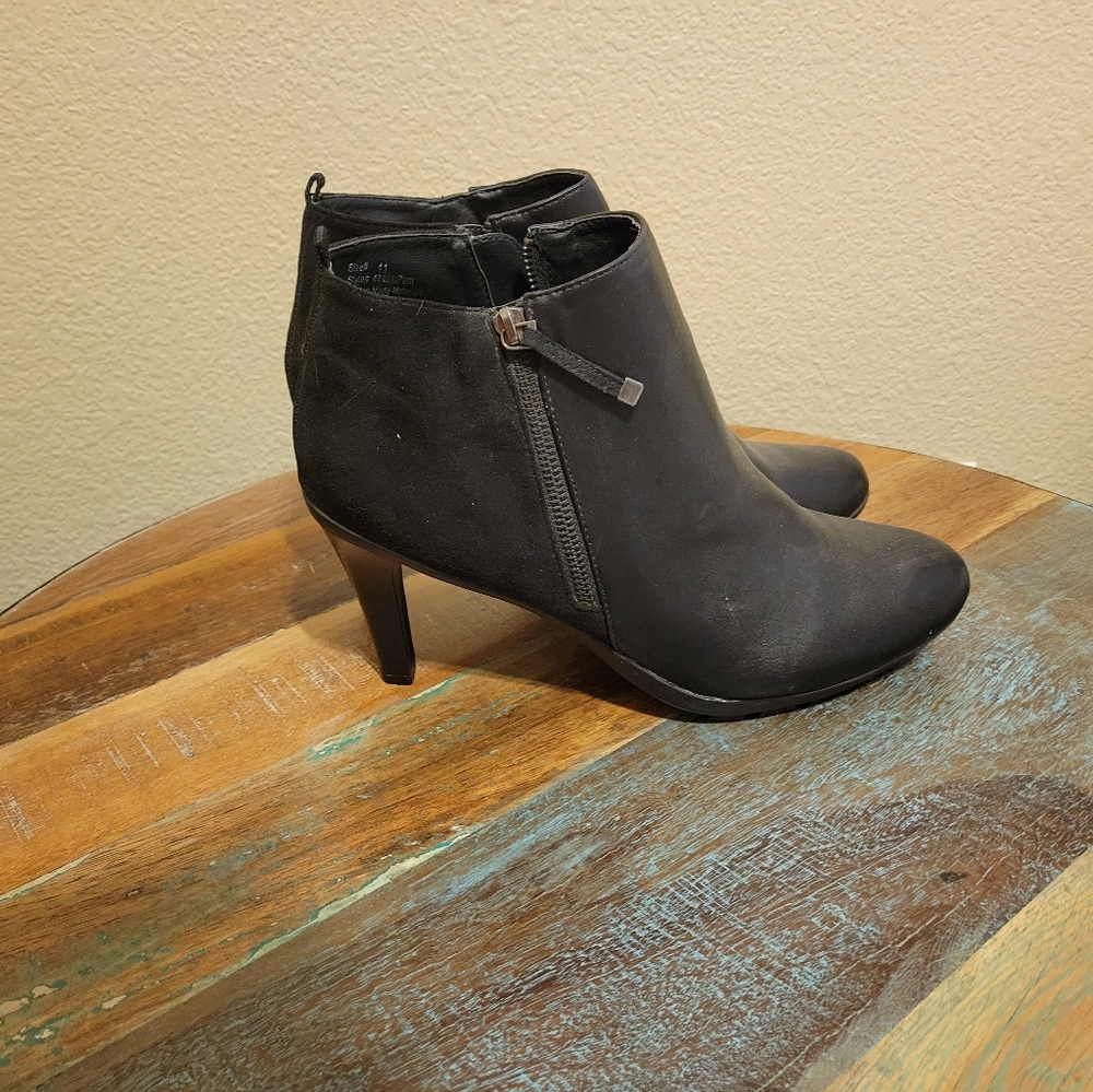 Size 11 maurices Ankle boots